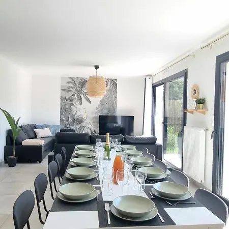 Holiday home Maison Cosy A L 'oree Du Bois Bouville (Essonne)